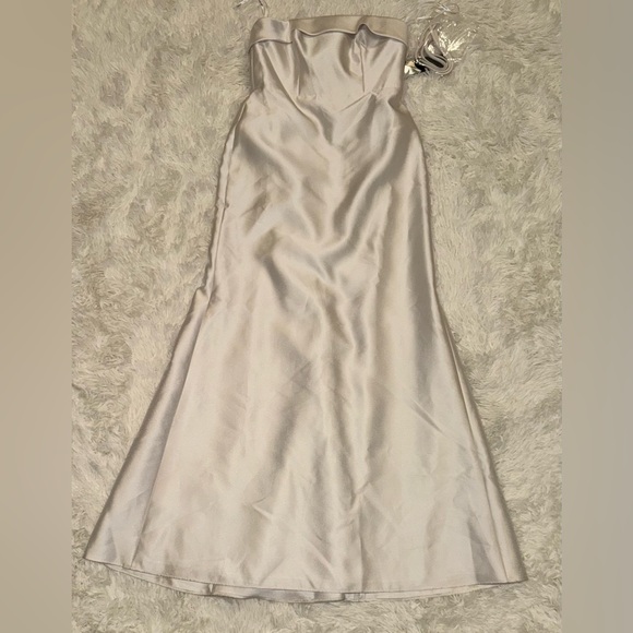 NEW Alfred Sung Strapless Ivory Satin Trumpet Gown SZ 6 - Picture 3 of 10